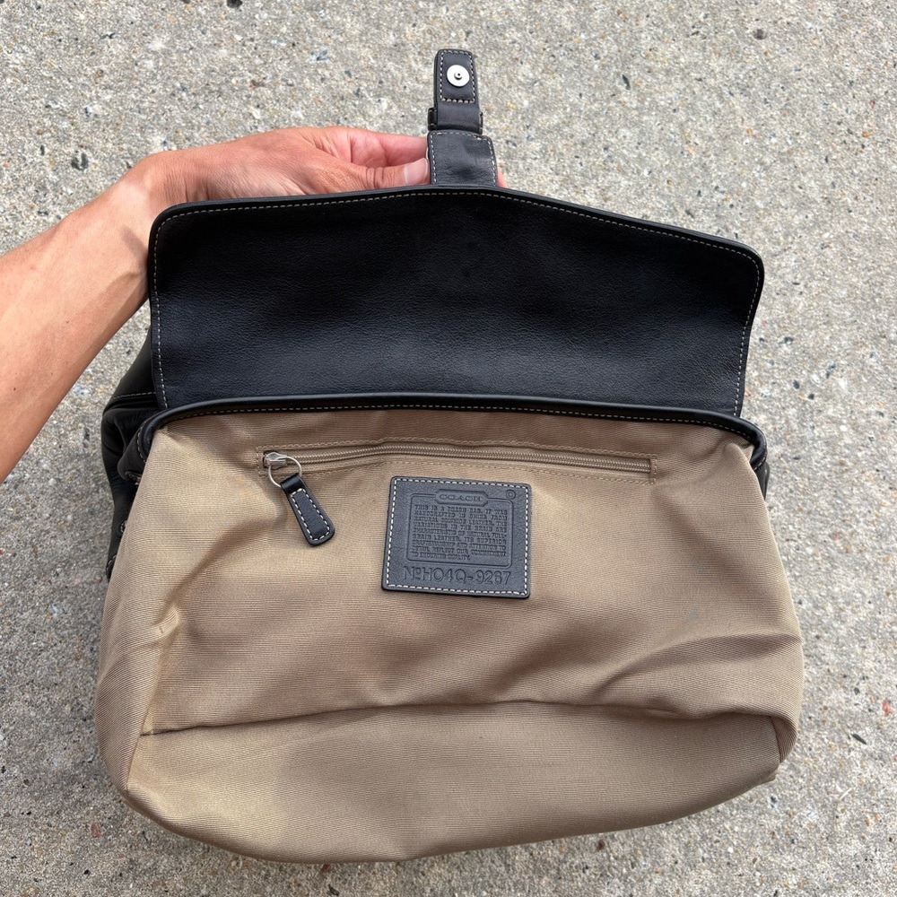 COACH vintage Hamptons Black Leather Flap Purse black hand bag - Picture 6 of 15